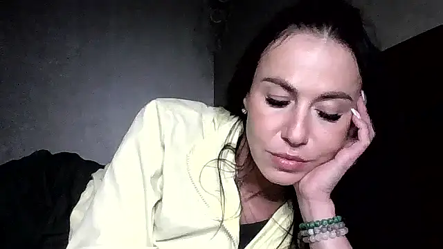 JulianaGold1 online show from May 15, 6:39 pm