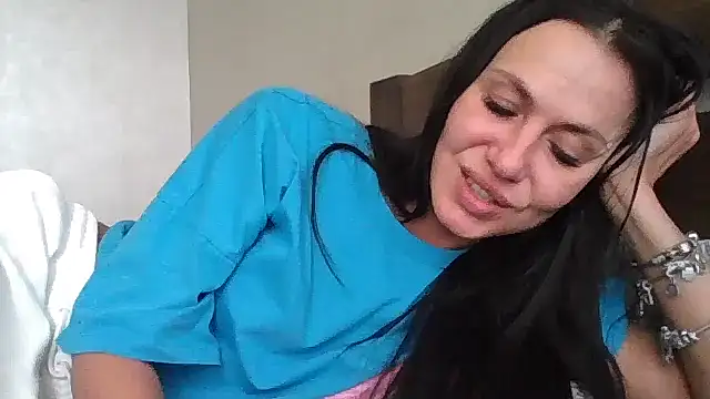 JulianaGold1 online show from March 10, 12:49 pm