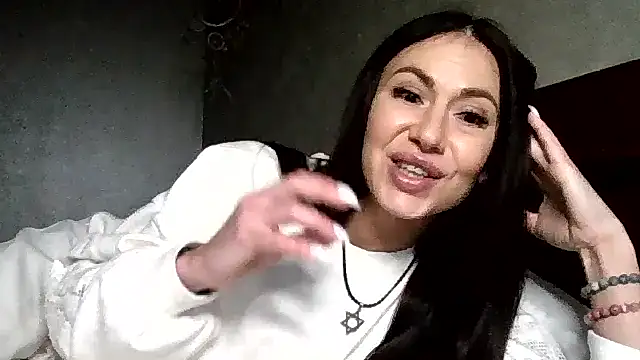 JulianaGold1 online show from December 19, 8:44 pm