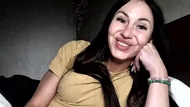 JulianaGold1 online show from April 27, 8:18 pm