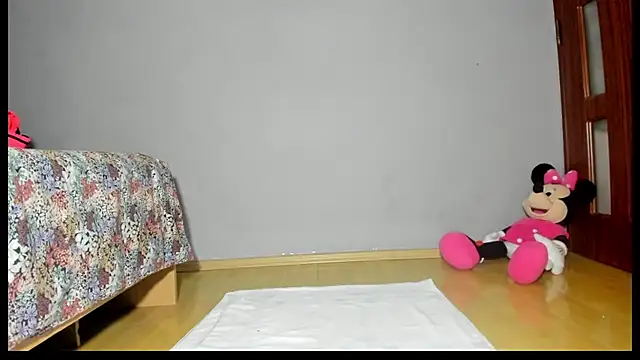 Snapshot of AnneQueen chatting on February 7, 10:29 am AnneQueen online show from February 7, 10:29 am