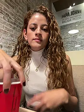 alana15 online show from February 8, 9:36 pm