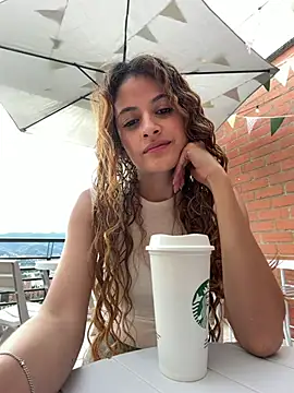 Snapshot of alana15 chatting on July 15, 9:55 pm alana15 online show from July 15, 9:55 pm