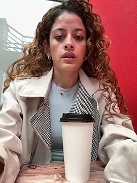 alana15 online show from April 13, 9:30 pm