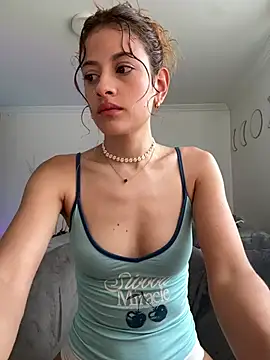 Snapshot of alana15 chatting on May 10, 1:25 pm alana15 online show from May 10, 1:25 pm