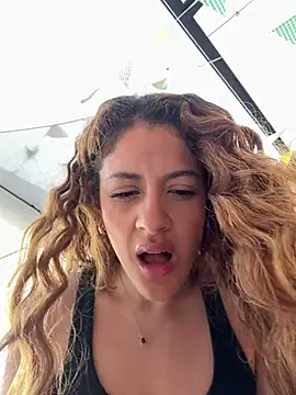 Snapshot of alana15 chatting on June 26, 9:31 pm alana15 online show from June 26, 9:31 pm