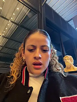 alana15 online show from March 18, 1:13 am