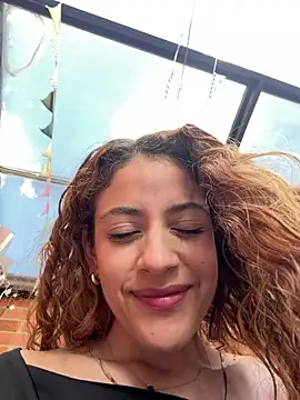 Snapshot of alana15 chatting on June 27, 9:32 pm alana15 online show from June 27, 9:32 pm