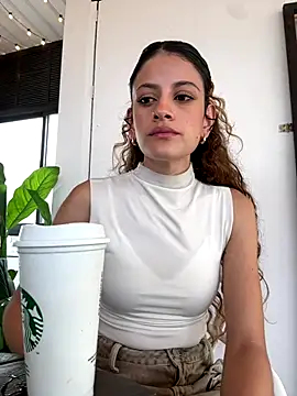 alana15 online show from December 4, 9:14 pm