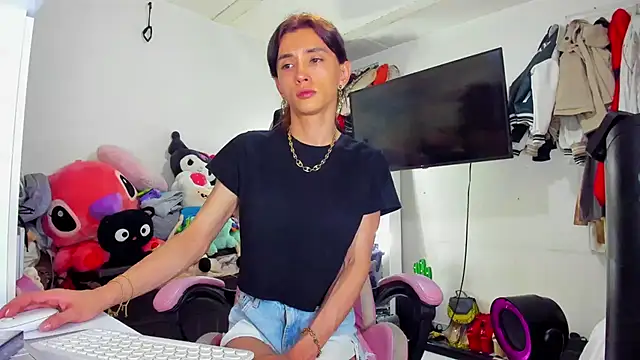 Snapshot of Lawrncesofiets chatting on October 29, 7:35 pm Lawrncesofiets online show from October 29, 7:35 pm