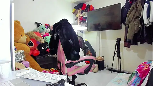 Lawrncesofiets online show from February 14, 3:56 pm