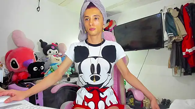 Snapshot of Lawrncesofiets chatting on November 7, 8:46 pm Lawrncesofiets online show from November 7, 8:46 pm