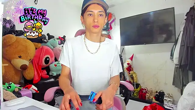 Lawrncesofiets online show from January 12, 6:04 pm