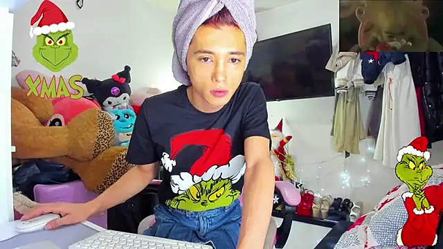 Snapshot of Lawrncesofiets chatting on December 1, 5:03 pm Lawrncesofiets online show from December 1, 5:03 pm