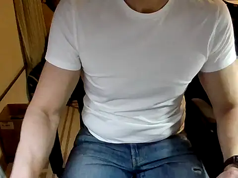 Snapshot of mariohurt101 chatting on July 16, 10:07 pm mariohurt101 online show from July 16, 10:07 pm