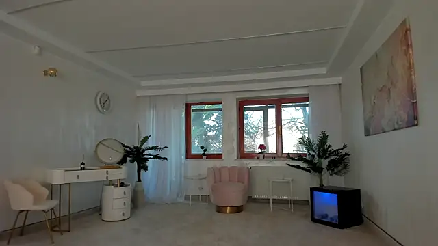 TiffanyHouston  online show from January 23, 7:00 am