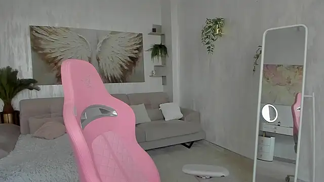 TiffanyHouston  online show from March 17, 7:33 am