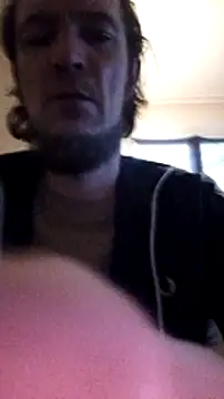 Snapshot of BunnyandClydeDk chatting on December 25, 8:18 am BunnyandClydeDk online show from December 25, 8:18 am