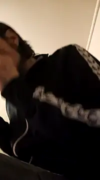 Snapshot of BunnyandClydeDk chatting on December 24, 12:11 am BunnyandClydeDk online show from December 24, 12:11 am