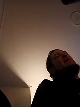 Snapshot of BunnyandClydeDk chatting on December 7, 4:59 am BunnyandClydeDk online show from December 7, 4:59 am