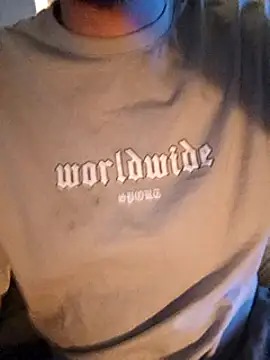 Snapshot of BunnyandClydeDk chatting on December 14, 4:56 am BunnyandClydeDk online show from December 14, 4:56 am