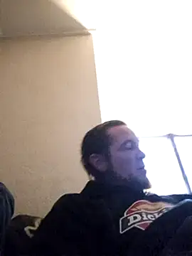 Snapshot of BunnyandClydeDk chatting on December 19, 11:07 am BunnyandClydeDk online show from December 19, 11:07 am