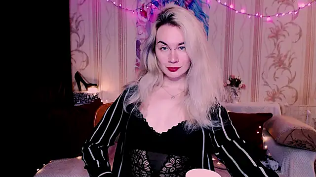 xxxcharismaaa online show from April 21, 4:13 pm