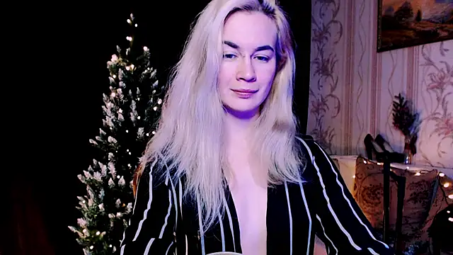 xxxcharismaaa online show from December 14, 8:14 pm