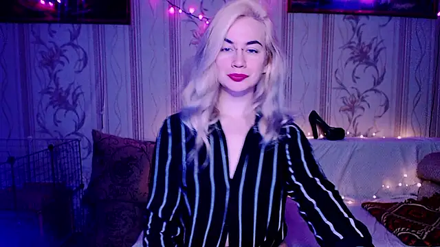 xxxcharismaaa online show from February 9, 2:53 am