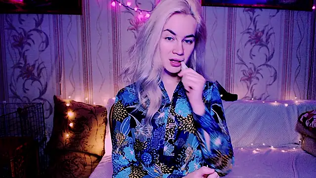 xxxcharismaaa online show from February 10, 7:13 pm