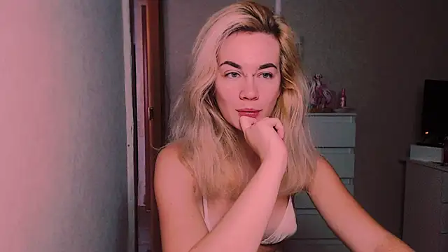 xxxcharismaaa online show from November 6, 7:56 am