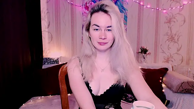 xxxcharismaaa online show from April 17, 5:54 am