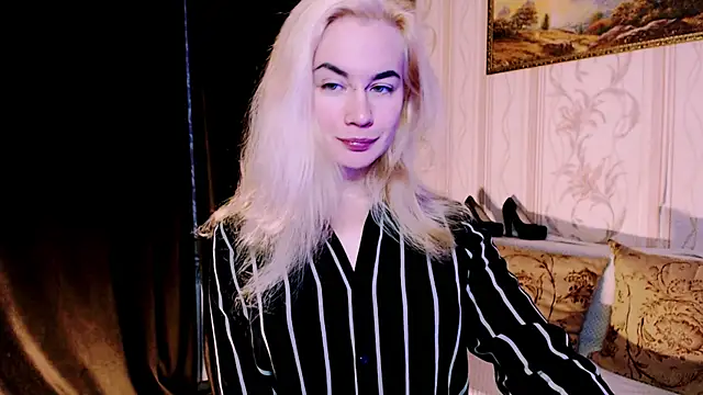 xxxcharismaaa online show from November 16, 4:39 am