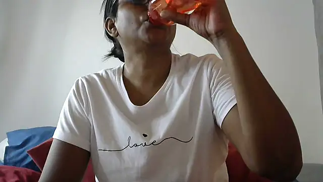 Snapshot of sunshinelady_ chatting on January 19, 3:10 pm sunshinelady online show from January 19, 3:10 pm