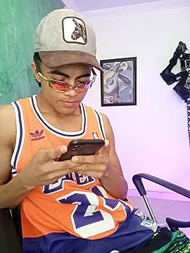 Snapshot of pinedasex777 chatting on December 5, 1:53 pm pinedasex777 online show from December 5, 1:53 pm