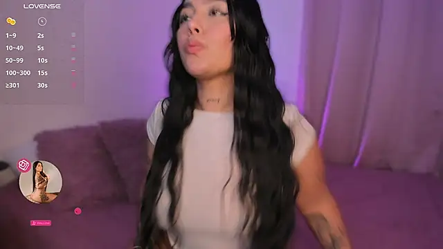 shantall vidales  online show from October 18, 8:49 am