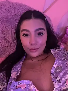 shantall vidales  online show from October 9, 8:59 am