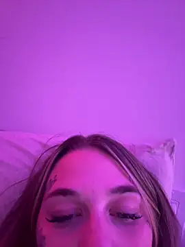 Snapshot of chloetease chatting on January 6, 1:31 am chloetease online show from January 6, 1:31 am