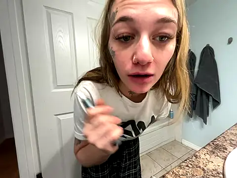 chloetease online show from January 6, 5:28 pm