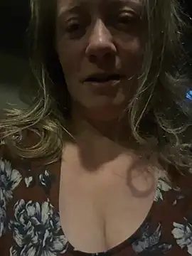 Snapshot of CravingControl chatting on February 25, 1:20 am CravingControl online show from February 25, 1:20 am