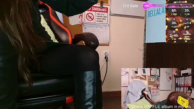 Snapshot of LanaSix chatting on February 5, 5:20 pm LanaSix online show from February 5, 5:20 pm