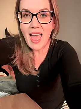 MaiseKnox online show from October 20, 11:05 pm