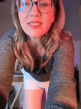 MaiseKnox online show from October 19, 12:57 am