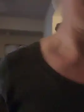 MaiseKnox online show from October 25, 1:01 pm