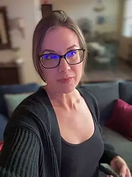 MaiseKnox online show from November 4, 10:02 pm