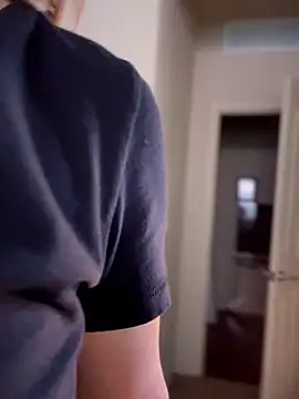 MaiseKnox online show from March 28, 6:53 pm