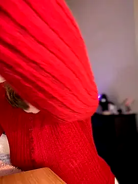 MaiseKnox online show from December 21, 4:41 pm