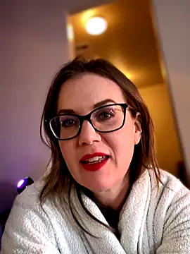 MaiseKnox online show from December 3, 9:58 pm