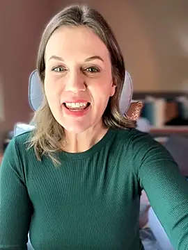 MaiseKnox online show from March 14, 6:03 pm