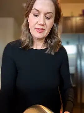 MaiseKnox online show from March 24, 11:05 pm